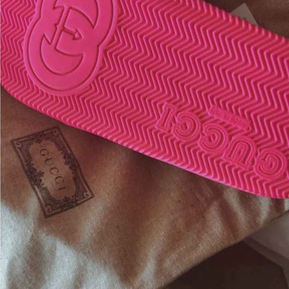 Gucci Pink Slide Sandals - Picture 2 of 4